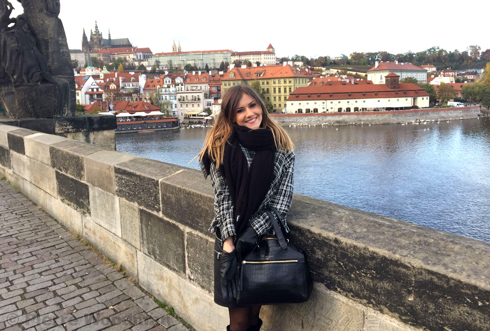 Mina-Sauvage-on Charles bridge.jpg