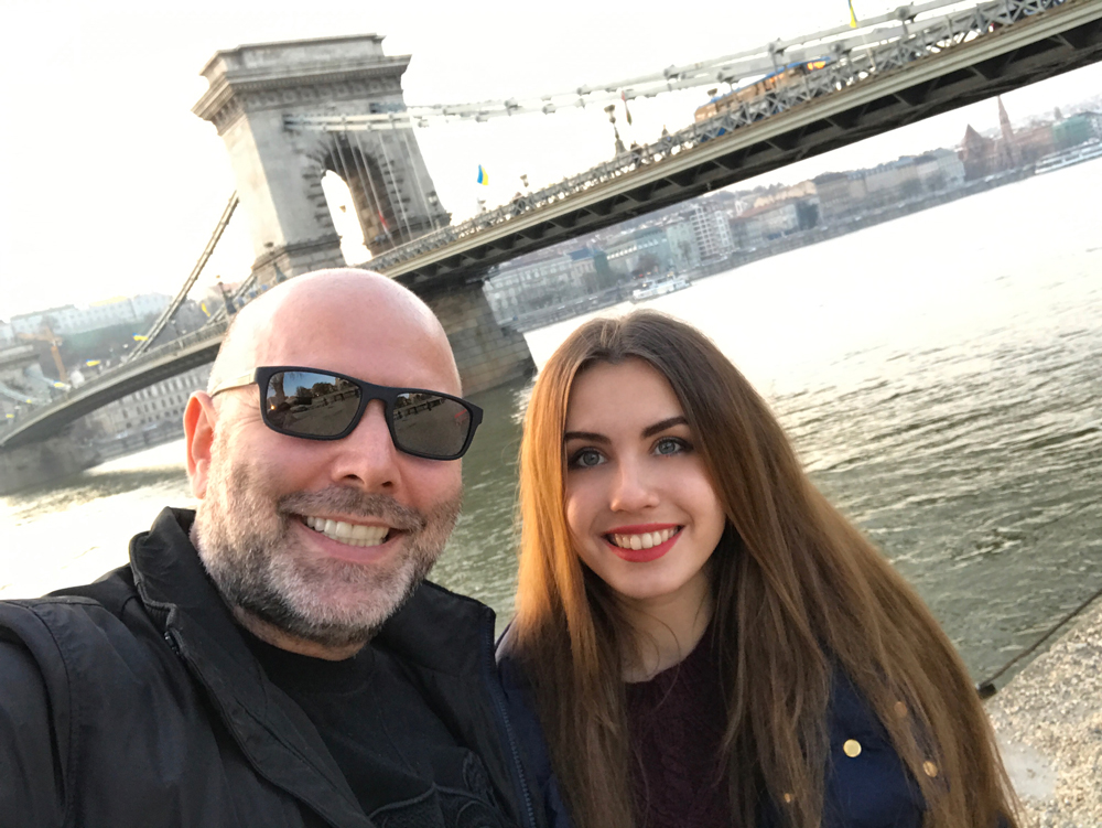 Selfie-in-Budapest-with-Elle-Rose.jpg