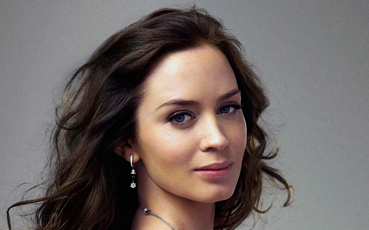 Emily Blunt wallpaper (5).jpg