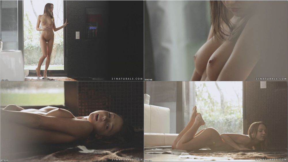 21Naturals_Foxi_Di.jpg