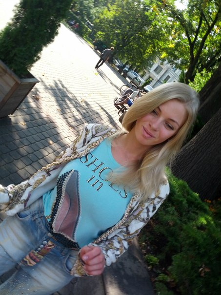 Sexy Young Mom II.jpg