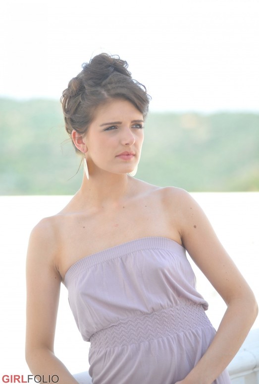 lucy-blackburn-fasion-and-more-girlfolio-5731824-1151153904.jpg