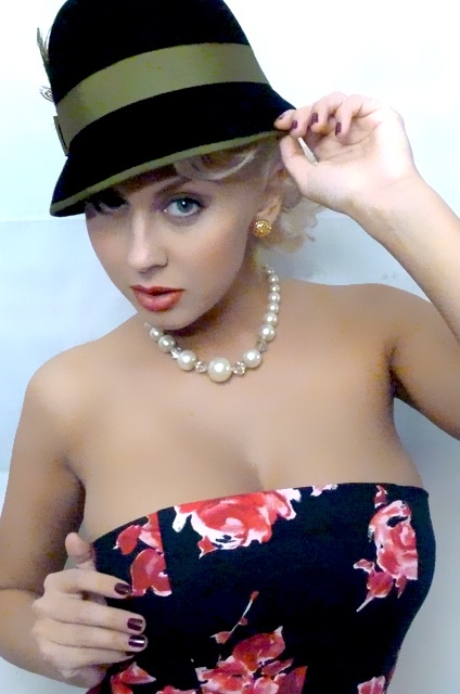 db_attore_1147_foto0x640_1285495552_mandy_dee_mario_salieri_sx.jpg