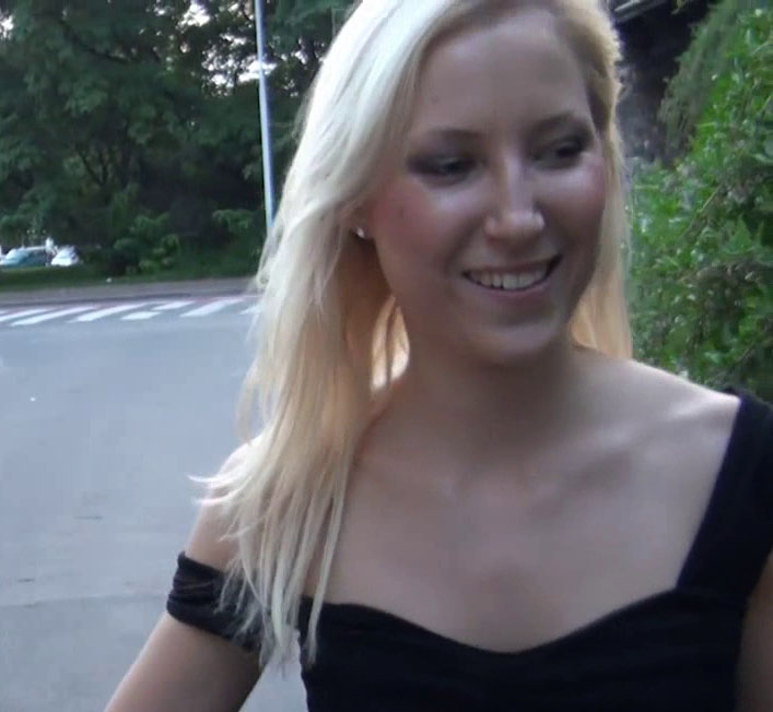 who.blond2.jpg